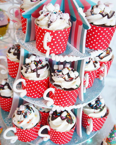 Hot chocolate cupcakes - Tuck Box Cakes