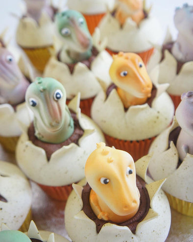 Hatching dinosaur cupcakes - Tuck Box Cakes