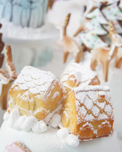 Snowy Cottage Party Bites - Tuck Box Cakes