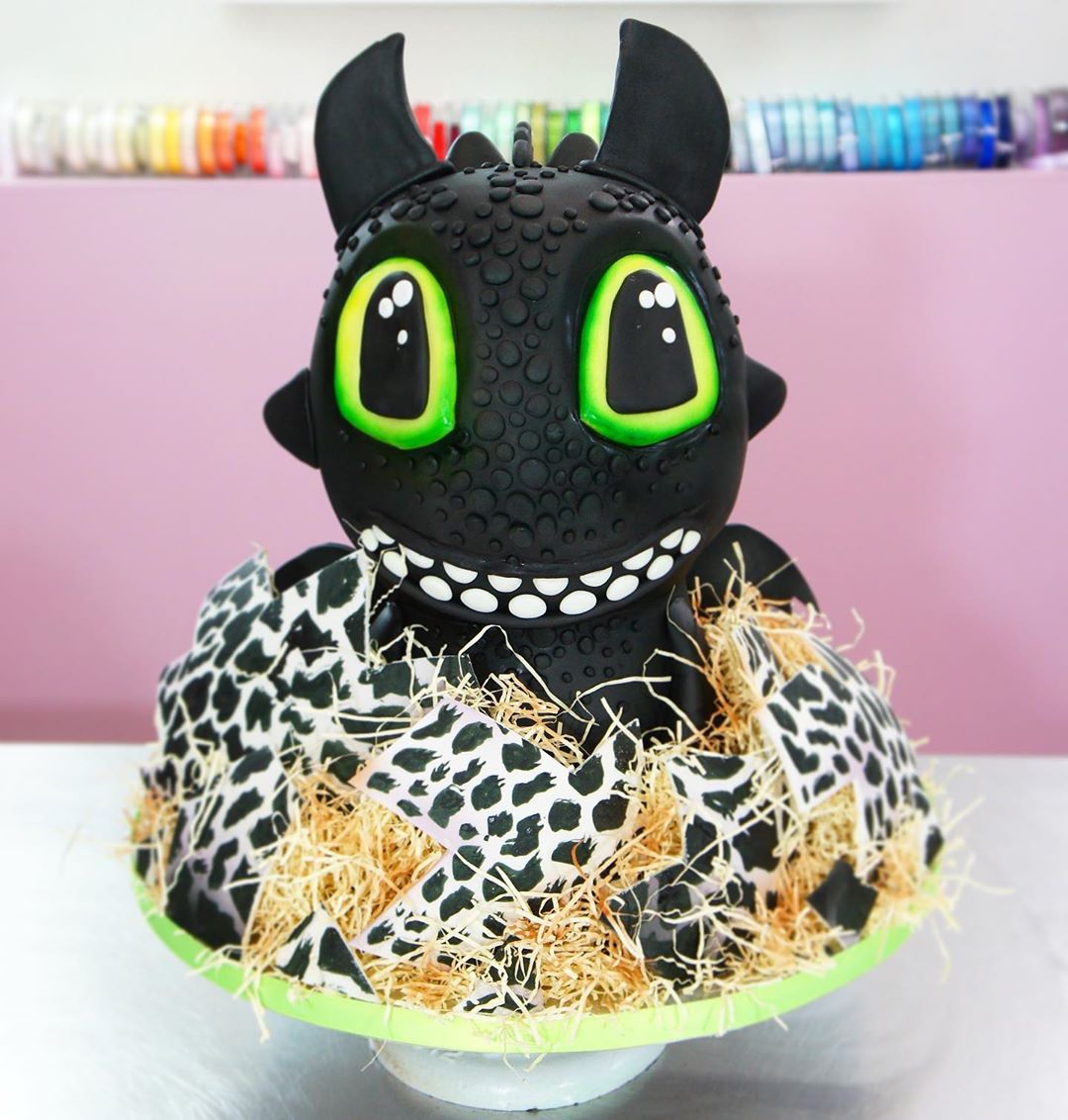 HOW TO TRAIN YOUR DRAGON Themed Birthday Cake Topper Set Featuring NIGHT  FURY TOOTHLESS and Friends Characters and Decorative Themed Accessories :  Amazon.co.uk: Toys & Games